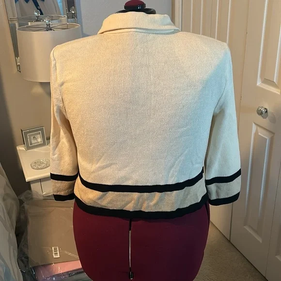 St. John tan and black jacket size 12 - Picture 3 of 5